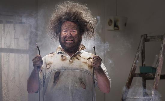 爆炸、起火、不安全：“高龄”老家电该不该淘